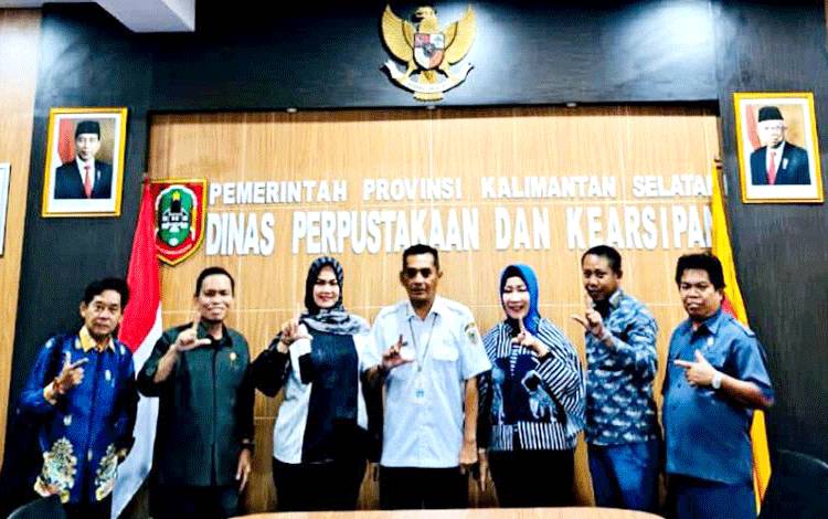 Kunjungan kerja (Kunker) anggota DPRD Kabupaten Barito Utara ke Dinas Perpustakaan dan Kearsipan (Dispersip) Provinsi Kalimantan Selatan. (Foto: Dhani)