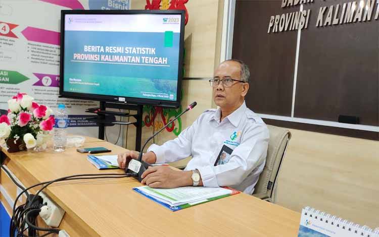 Kepala BPS Kalteng Eko Marsoro sampaikan press release Rabu, 1 Maret 2023. (FOTO: IST)