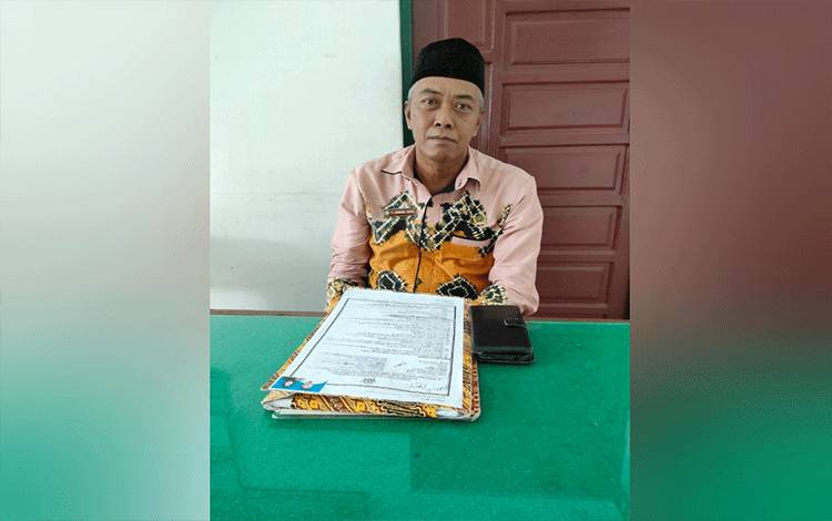 Kepala KUA Kecamatan Jekan Raya H Lukmanul Hakim (FOTO : PATHUR)