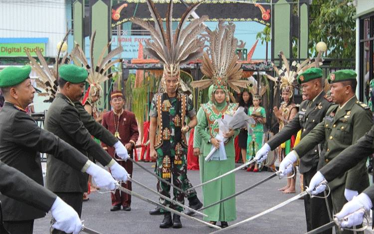Penyambutan Dandim 1016 Palangka Raya, Letkol Czi Wiwid Wahyu Hidayat, Senin, 20 Maret 2023. (FOTO: PENDIM)