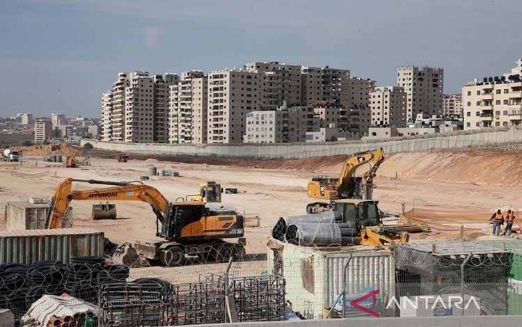 Arsip - Area konstruksi tempat Israel berencana membangun permukiman Yahudi besar-besaran di lokasi bandara yang terbengkalai di Yerusalem timur, Israel (25/11/2021). (ANTARA/Xinhua/Muammar