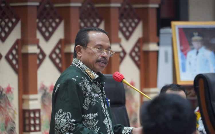 Sekretaris Daerah Provinsi Kalimantan Tengah H. Nuryakin saat menyampaikan sambutannya di Aula Jayang Tingang, Jumat 31 Maret 2023. (FOTO: IST)