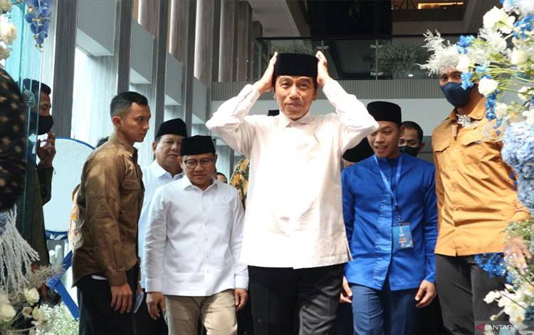Presiden Jokowi pada acara Silaturahmi Ramadhan yang digelar oleh Partai Amanat Nasional (PAN) di Kantor Dewan Pimpinan Pusat (DPP) PAN Jakarta, Minggu (2/4/2023). ANTARA/Desca Lidya Natalia