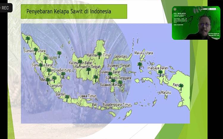 Komisaris Independen pada Dewan Komisaris PT Perkebunan Nusantara IV atau PTPN IV, Atas Wijayanto menyampaikan sebaran perkebunan sawit di Indonesia. (FOTO: TESTI PRISCILLA)
