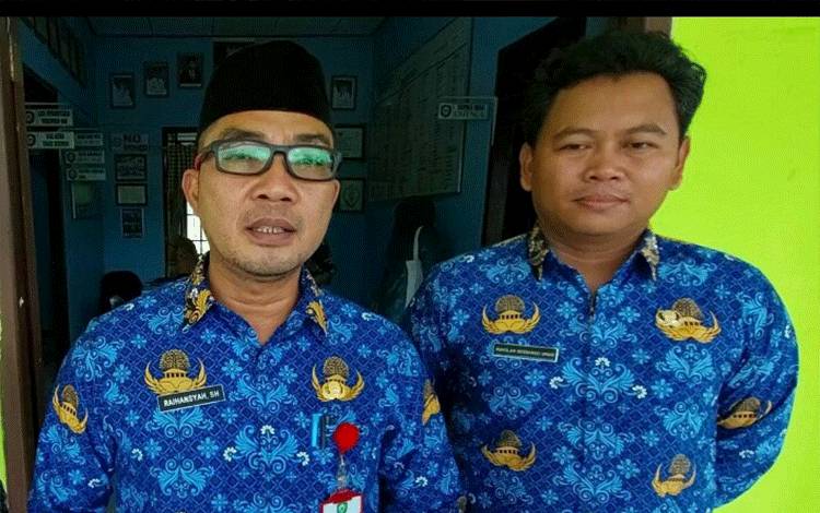 Kepala DPMD Kotim, Raihansyah (kiri). (FOTO: NISA)
