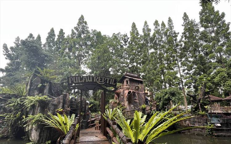 Zona Pulau Reptil yang dapat dikunjungi para pemesan kamar Royal Safari Garden (RSG), Kabupaten Bogor, Jawa Barat, Kamis (20/4/2023). ANTARA/M. Baqir Idrus Alatas