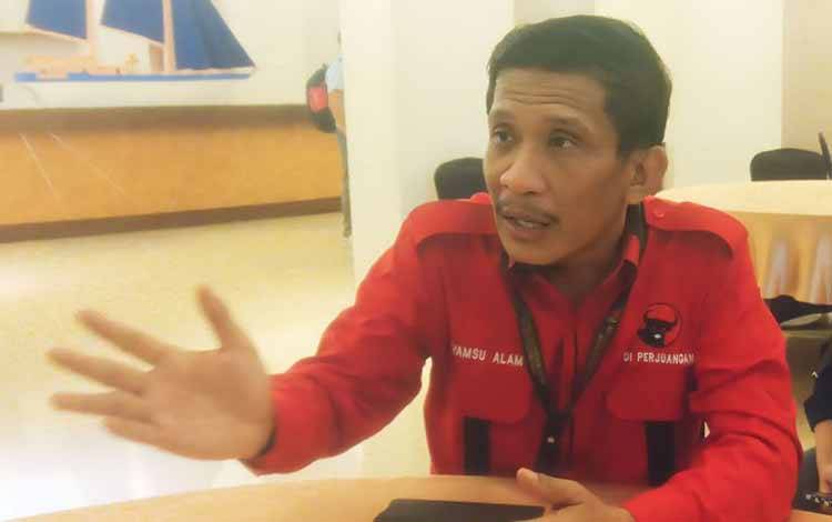 Ketua Umum Dewan Pimpinan Pusat Serikat Petani dan Pengusaha Gaharu Indonesia (SPPGI) Syamsu Alam saat mengahdiri Pertemuan Pengusaha Saudagar Bugis Makassar (PSBM) di Makassar, Ahad (30/4/2023). ANTARA/Muh Hasanuddin