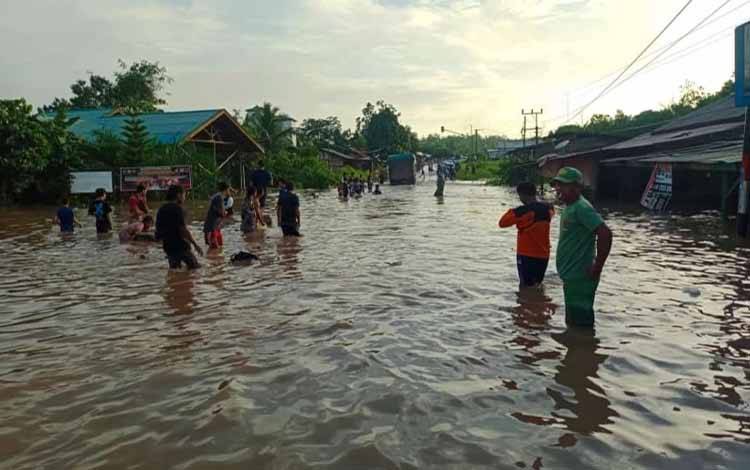 Kondisi banjir di Desa Pundu Kabupaten Kotawaringin Timur, Minggu, 14 Mei 2023. (FOTO: IST)