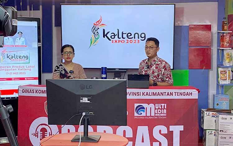 Podcast yang digelar Diskominfosantik Prov. Kalteng bersama Penyuluh Perindag Ahli Madya Dinas Perdagangan dan Perindustrian Provinsi Kalteng Pipit A. Ningrum. (FOTO: IST)