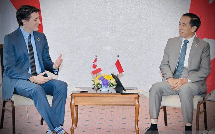 Presiden Joko Widodo bertemu dengan Perdana Menteri (PM) Kanada Justin Trudeau pada sela-sela Konferensi Tingkat Tinggi (KTT) G7 di Hiroshima, Jepang pada Sabtu (20/5/2023) (ANTARA/Laily Rachev - Biro Pers Sekretariat Presiden)