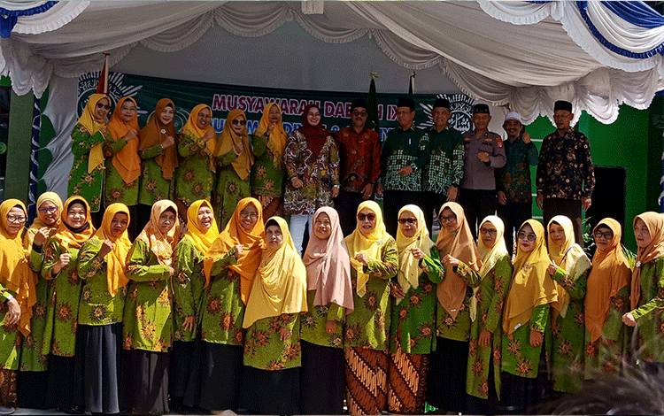 Wakil Bupati Kotawaringin Timur Irawati membuka Musda IX Muhammadiyah di Umsa, Minggu, 28 Mei 2023. (FOTO: DEWIP)