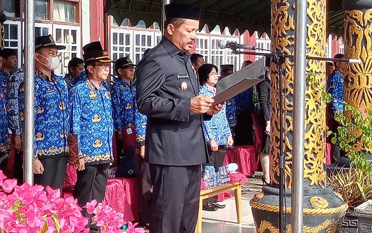 Wakil Bupati Barito Timur Habib Said Abdul Saleh saat bertindak sebagai pembina upacara Peringatan Hari Lahir Pancasila, Kamis, 1 Juni 2023. (FOTO: BOLE MALO)