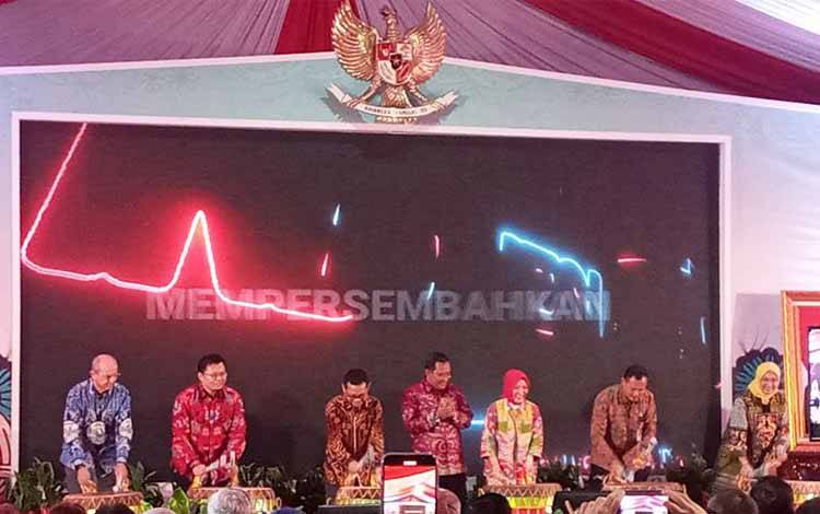 Suasana pembukaan kegiatan Indonesia Maju Expo dan Forum 2023 di Taman Mini Indonesia Indah (TMII), Jakarta, Kamis (1/6/2023). ANTARA/Tri Meilani Ameliya