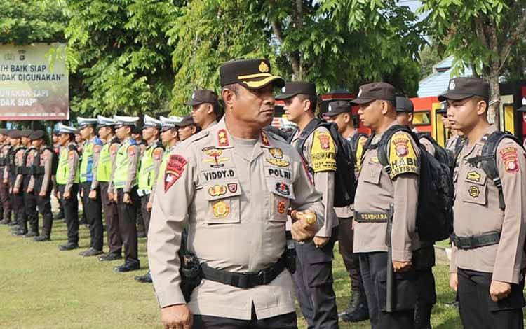 Apel pergeseran personel pengamanan TPS Pilkades Serentak Barito Timur 2023, Jumat, 2 Juni 2023. (FOTO: HUMAS POLRES BARTIM)