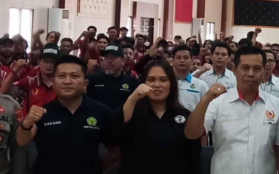 Wakil Ketua Komisi III DPRD Kabupaten Kotawaringin Timur Dadang Siswanto (Kiri), Senin, 12 Juni 2023. (FOTO: DEWIP)