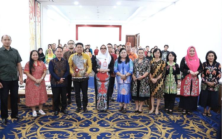 Foto bersama saat audisi paduan suara Gita Bahana Nusantara (GBN) 2023, di M Bahalap Hotel Palangka Raya, Kamis, 15 Juni 2023. (FOTO: IST)