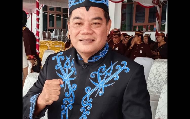 Anggota DPRD Gunung Mas Untung Jaya Bangas usai mengikuti upacara HUT ke-21 Kabupaten Gunung Mas, Rabu, 21 Juni 2023. (FOTO: IST)