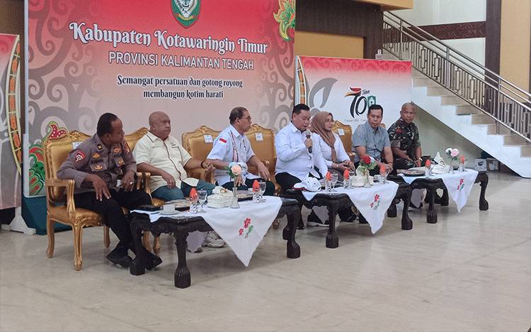 Rapat persiapan Porprov XII Kalimantan Tengah di Rumah Jabatan Bupati Kotawaringin Timur, Rabu, 21 Juni 2023. (FOTO: DEWIP) 