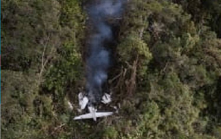 Pesawat PK SMW yang mengalami kecelakaan saat terbang menuju Poik, Jumat (23/6/2023). (ANTARA/HO/SAR Jayapura)