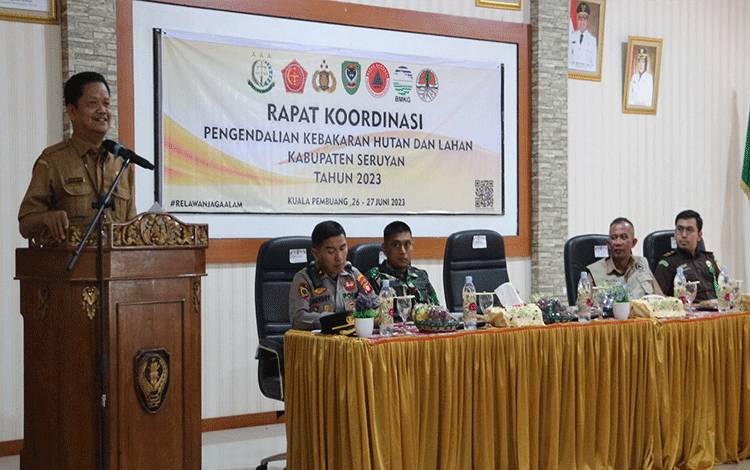 Sekda Seruyan Djainuddin Noor membuka pelaksanaan Rapat Koordinasi Pengendalian Kebakaran Hutan dan Lahan (Karhutla) Kabupaten Seruyan Tahun 2023 (Foto : Ist)