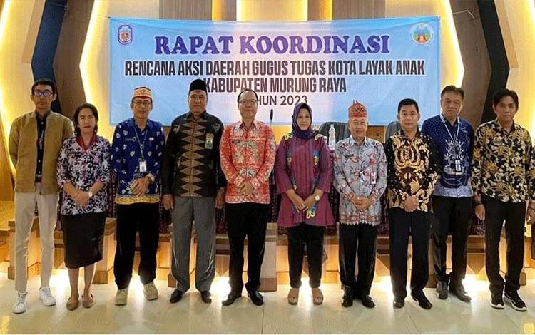 Foto bersama usai pelaksanaan Rakor penyusunan RAD Gugus Tugas Kabupaten Layak Anak Pemkab Mura.