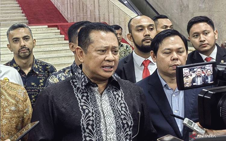 Wakil Ketua Umum Partai Golkar Bambang Soesatyo di Gedung Nusantara IV MPR RI, kompleks parlemen, Senayan, Jakarta, Jumat (14/7/2023). (ANTARA/Melalusa Susthira K.)