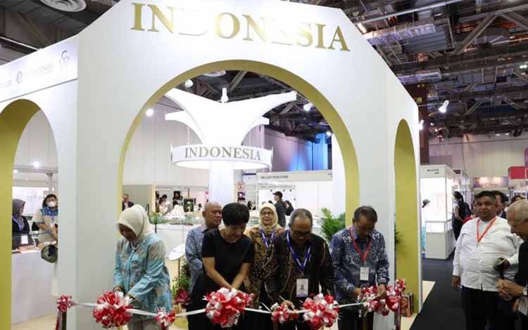Indonesia menghadirkan sembilan pelaku usaha mikro, kecil dan menengah (UMKM) dengan produk perhiasan dalam pameran Singapore International Jewelry Expo 2023 yang berlangsung pada 13-16 Juli 2023. ANTARA/HO-Paviliun Indonesia