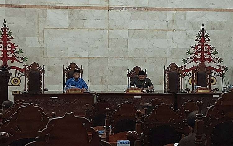 Suasana saat DPRD Kapuas gelar paripurna ke-4 masa persidangan III tahun sidang 2023, bertempat di ruang paripurna, Senin, 17 Juli 2023. (FOTO: DODI)