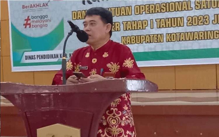 Pelaksana tugas Kepala Dinas Pendidikan Kabupaten Kotawaringin Timur Muhammad Irfansyah. (FOTO: DEWIP)