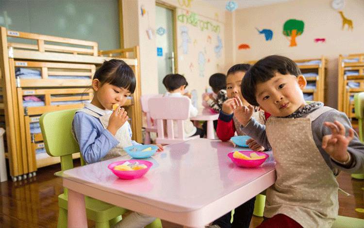 Ilustrasi anak makan (ANTARA/Pexels/Naomi Shi)