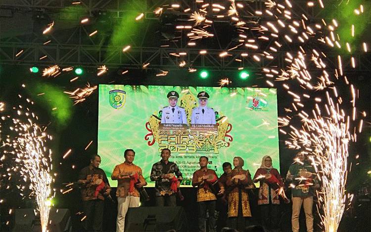 Pembukaan Palangka Raya Fair 2023 di Kota Palangka Raya, Jumat (28/7/2023) malam. (ANTARA/Rendhik Andika)