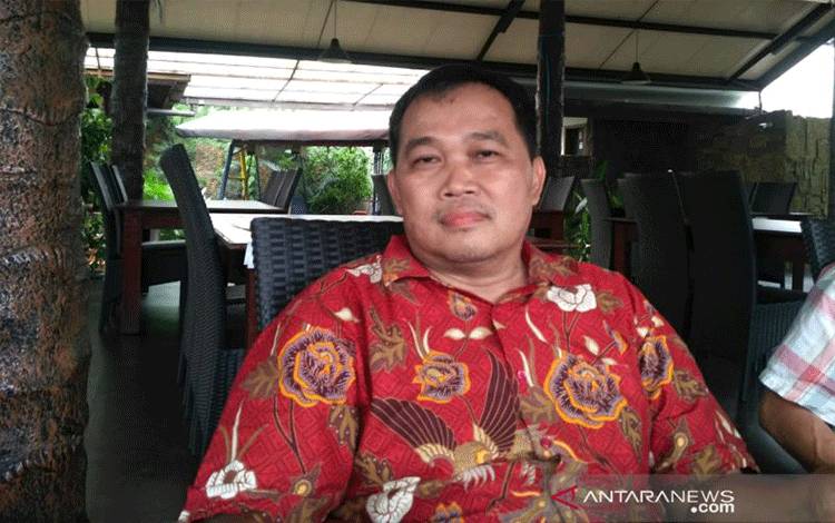 Arsip foto - Kordinator Masyarakat Anti Korupsi Indonesia (MAKI) Boyamin Bin Saiman (ANTARA/Ahmad Fikri)