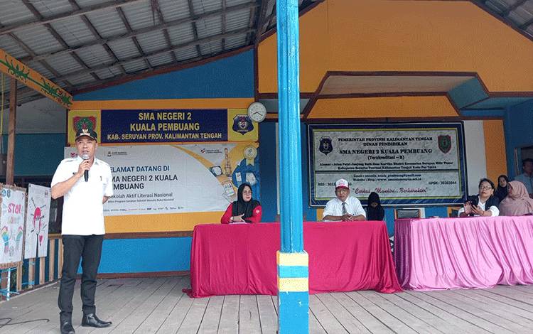Kepala DLHK Seruyan, Muhamad Mukhlis saat menghadiri kegiatanFashion Show Bahan Daur Ulang di SMA Negeri - 2 Kuala Pembuang, Rabu, 16 Agustus 2023. (Foto: Ist)