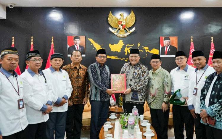 Duta Besar Republik Indonesia untuk Tunisia Zuhairi Misrawi menerima kunjungan dari Pusat Pengkajian dan Pengembangan Islam Jakarta, Jakarta Islamic Centre di KBRI Tunis pada Rabu (30/8/2023). (ANTARA/HO-KBRI Tunis)