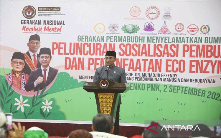 Menteri Koordinator Bidang Pembangunan Manusia dan Kebudayaan (Menko PMK) Muhadjir Effendy dalam acara Gerakan Permabudhi Menyelamatkan Bumi di Jakarta, Sabtu (2/9/2023). (ANTARA/HO-Kemenko PMK)