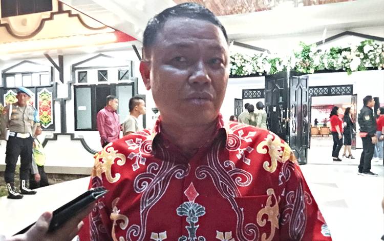 Ketua Harian Pesparawi IV Korpri tingkat Provinsi Kalimantan Tengah, dr. Usis I Sangkai. (FOTO : M PRADILA KANDI)