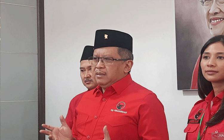 Sekretaris Jenderal PDIP Hasto Kristiyanto di Kantor DPP PDIP Provinsi Banten, Kota Serang, Banten, Minggu (10/9/2023). ANTARA/Narda Margaretha Sinambela.