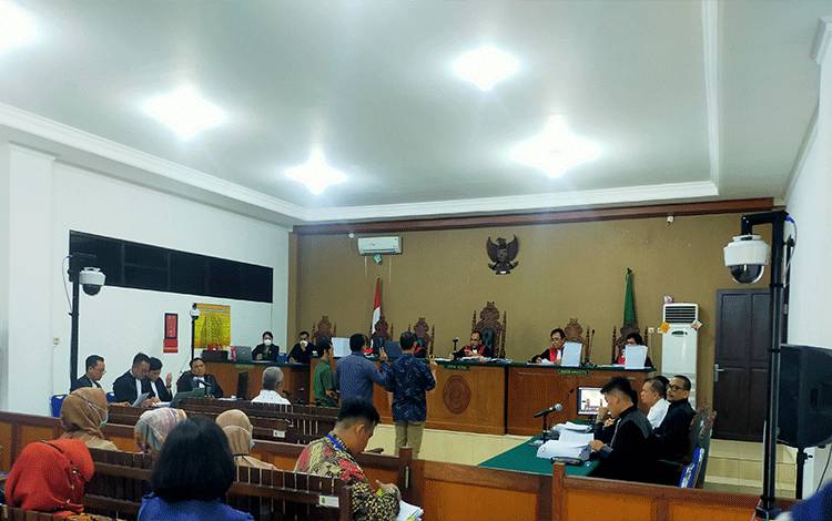 Saksi-saksi saat pengambilan sumpah di Pengadilan Tipikor Palangka Raya, Selasa, 12 September 2023 (Foto : Apriando)