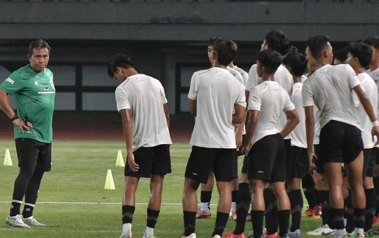 Pelatih timnas Indonesia U-17 Bima Sakti optimistis tim asuhannya mampu lolos ke babak selanjutnya, babak 16 besar Piala Dunia U-17 2023 setelah mengetahui Indonesia berada di Grup A bersama Ekuador, Panama, dan Maroko.