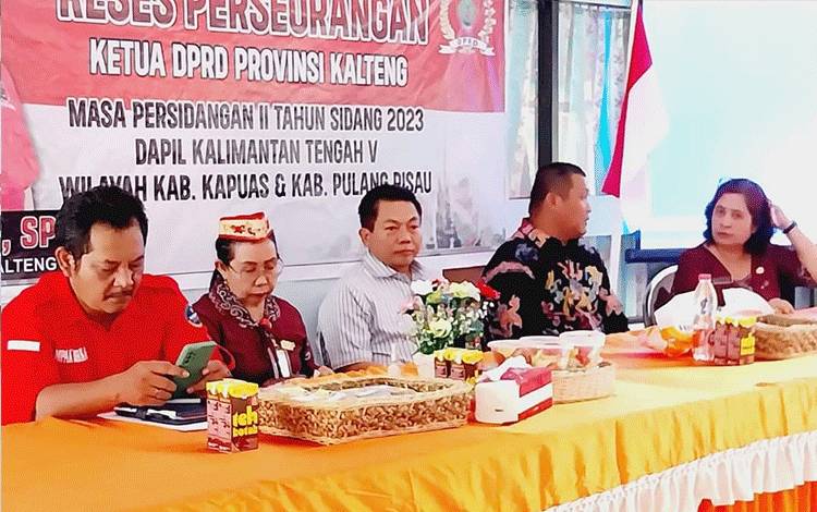 Ketua DPRD Provinsi Kalimantan Tengah H Wiyatno saat melakukan reses perorangan baru - baru ini (Foto : IST)