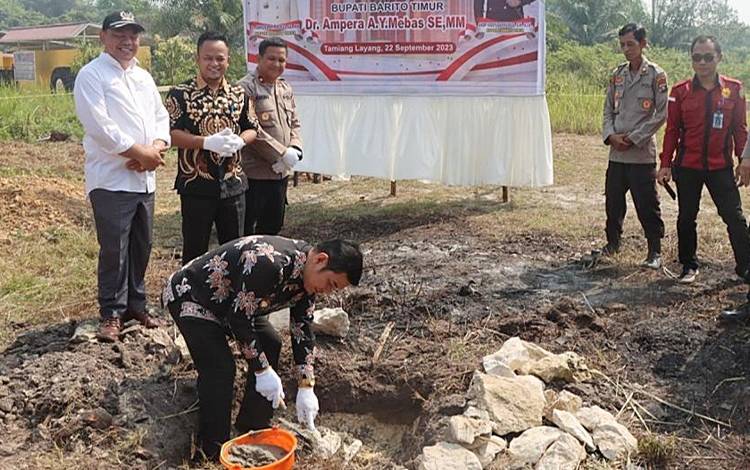 Acara peletakan batu pertama pembangunan Kapel Tantya Sudhirajati di Komplek Mapolres Barito Timur, Jumat, 22, September 2023. (FOTO: IST)