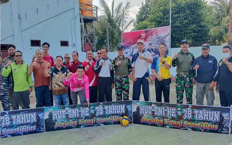 Bola Volly Open Tournamen HUT TNI Ke-78 di gelar di Kuala Pembuang (Foto ; Fahrul)
