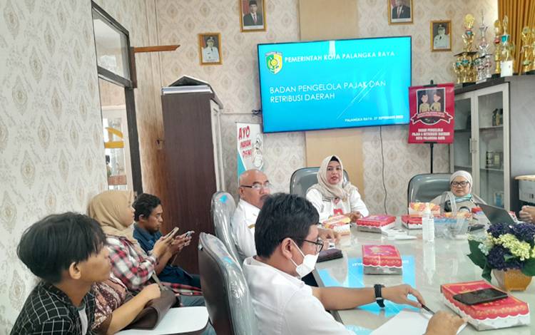 BPPRD Kota Palangka Raya melaksanakan pertemuan dengan insan pers, diselenggarakan di Kantor BPPRD Kota Palangka Raya, Rabu, 27 September 2023. (FOTO: MARINI)
