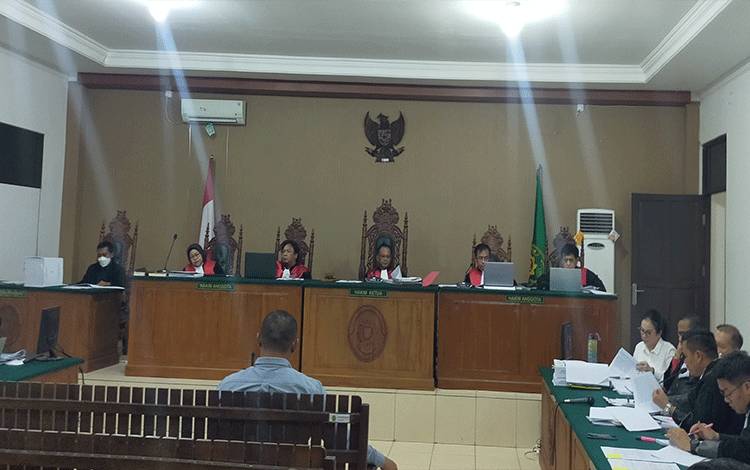 Saksi-saksi saat memberikan keterangan di Pengadilan Tipikor Palangka Raya, Selasa, 3Oktober 2023. (Foto Apriando)