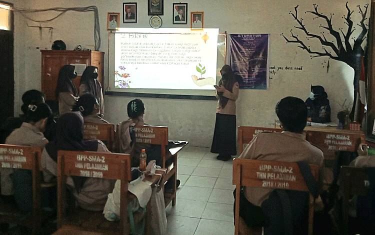 Ilustrasi pembelajaran tatap muka di salah satu SMA yang ada di Kota Palangka Raya sebelum dialihkan ke pembelajaran daring. (FOTO: ISTIMEWA)