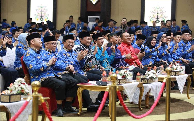 Wakil Gubernur Kalimantan Tengah (Kalteng), Edy Pratowo bersama peserta dan tamu undangan mengikuti Pembukaan MTQ KORPRI Tingkat Provinsi Kalteng Tahun 2023. (FOTO:FERRY/ASEF)