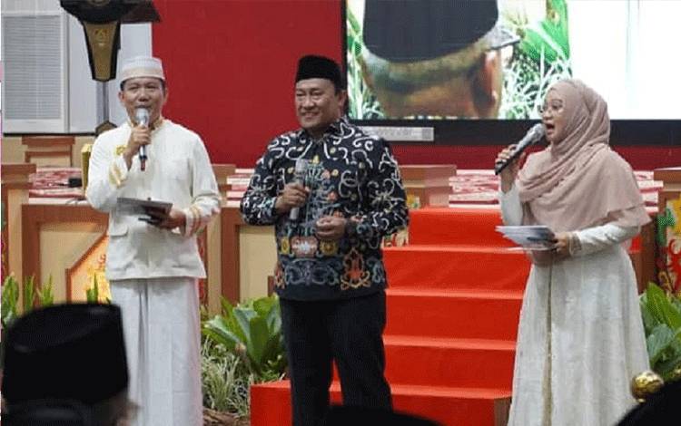 Wakil Gubernur Kalimantan Tengah (Kalteng), Edy Pratowo saat mengikuti rangkaian pembukaan Musabaqah Tilawatil Quran (MTQ) VII KORPRI Tingkat Provinsi Kalteng. (FOTO: SETDA KALTENG)