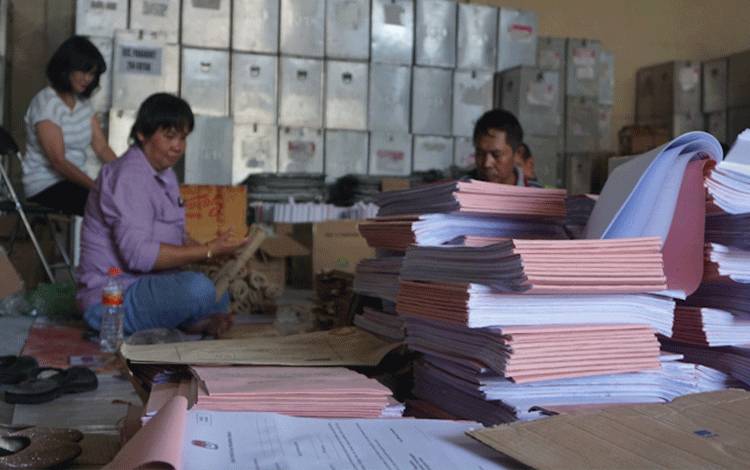 Persiapan perlengkapan logistik Pemilu, bertempat di Gudang KPU Kota Palangka Raya. (Foto:Istimewa)