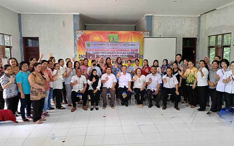 Rapat koordinasi dan bimbingan teknis bagi Kader Pengembangan Manusia (KPM) di Aula DPMDSos Barito Timur, Rabu, 1 November 2023. (FOTO: BOLE MALO)