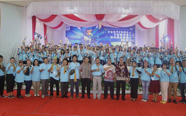 Penutupan Festival Tunas Bahasa Ibu tingkat Provinsi Kalimantan Tengah di Buntok, Kabupaten Barito Selatan.(FOTO: Dokumentasi Balai Bahasa Kalteng)